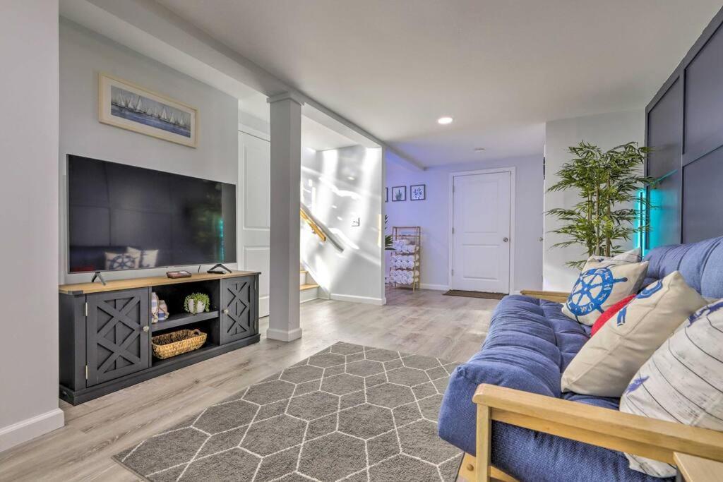 New! Updated Mystic Home W/ Sauna, Hot Tub & Deck Dış mekan fotoğraf