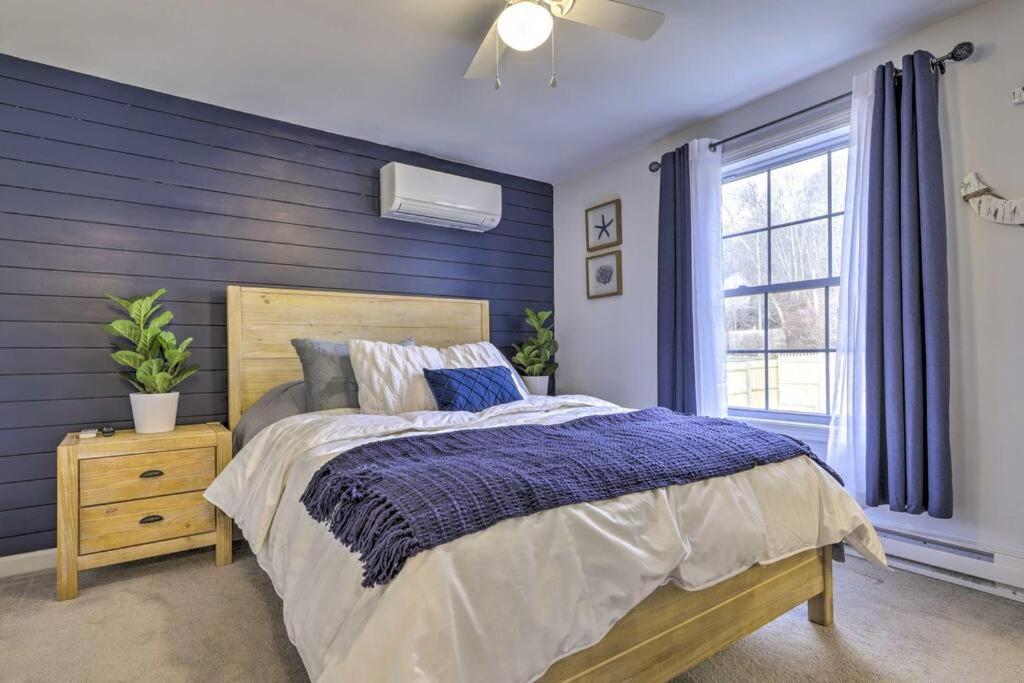 New! Updated Mystic Home W/ Sauna, Hot Tub & Deck Dış mekan fotoğraf