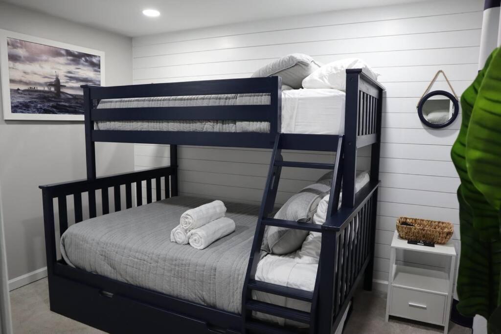 New! Updated Mystic Home W/ Sauna, Hot Tub & Deck Dış mekan fotoğraf